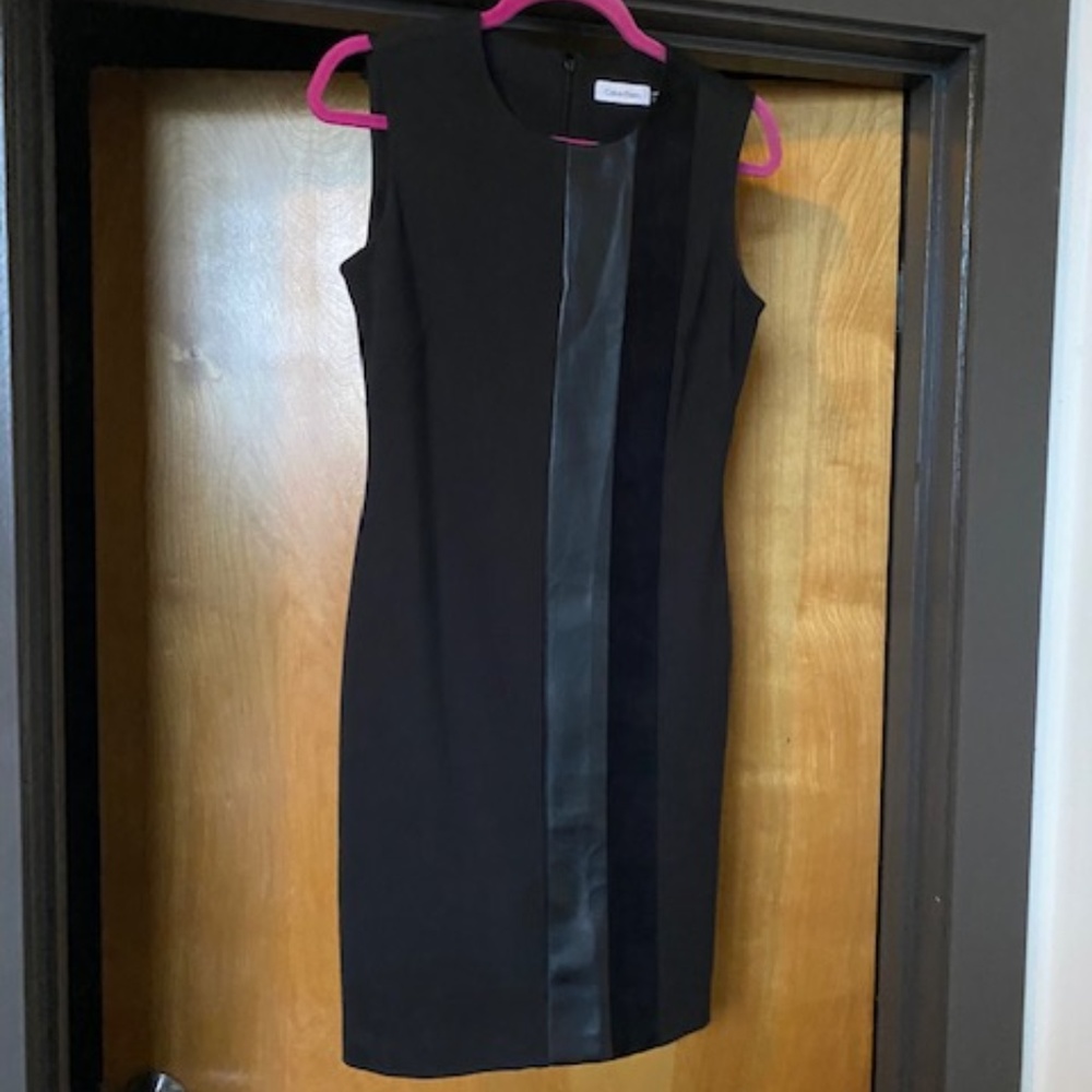 Black Sleeveless Sheath Dress